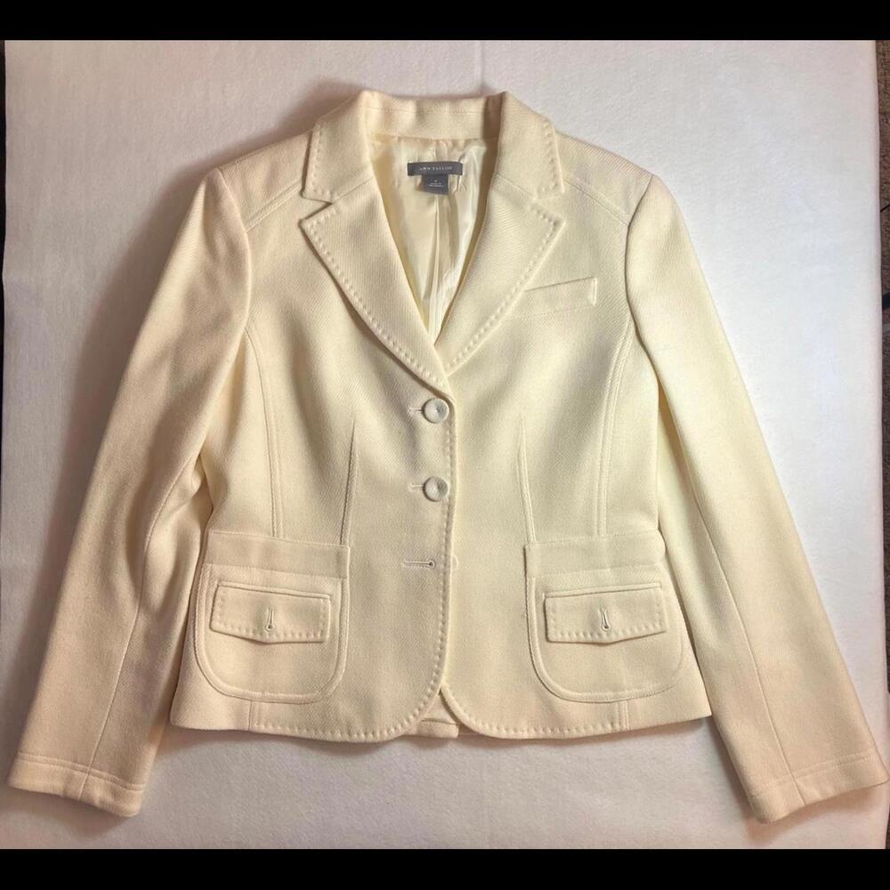 Stylish Ann Taylor Wool Cream Blazer -Women’s Size 8